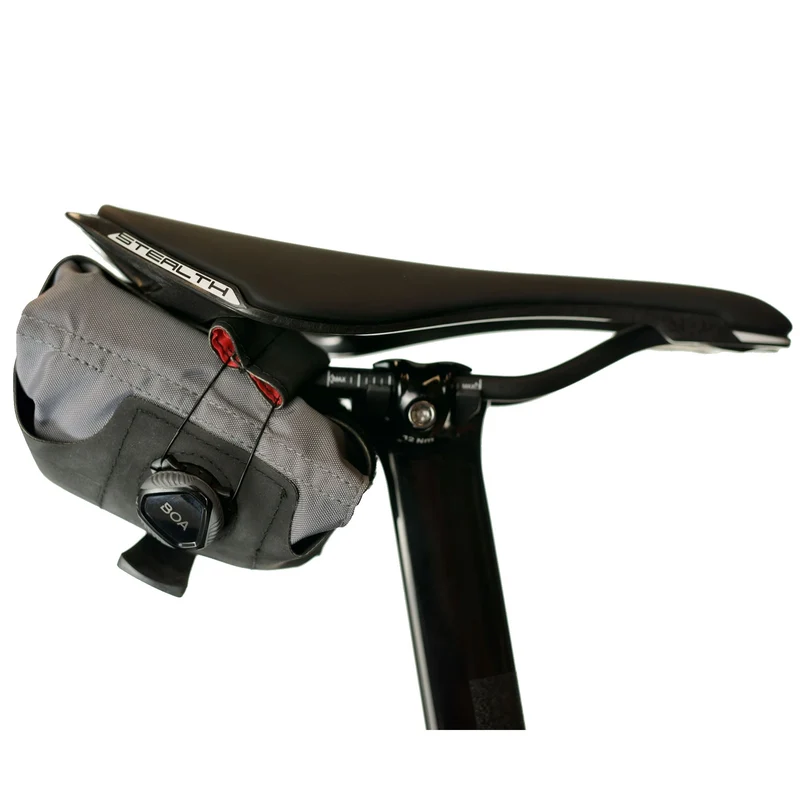 Asymmetrico Seat Roll